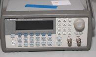 Photo Used AGILENT / HP / HEWLETT-PACKARD / KEYSIGHT 33220A For Sale