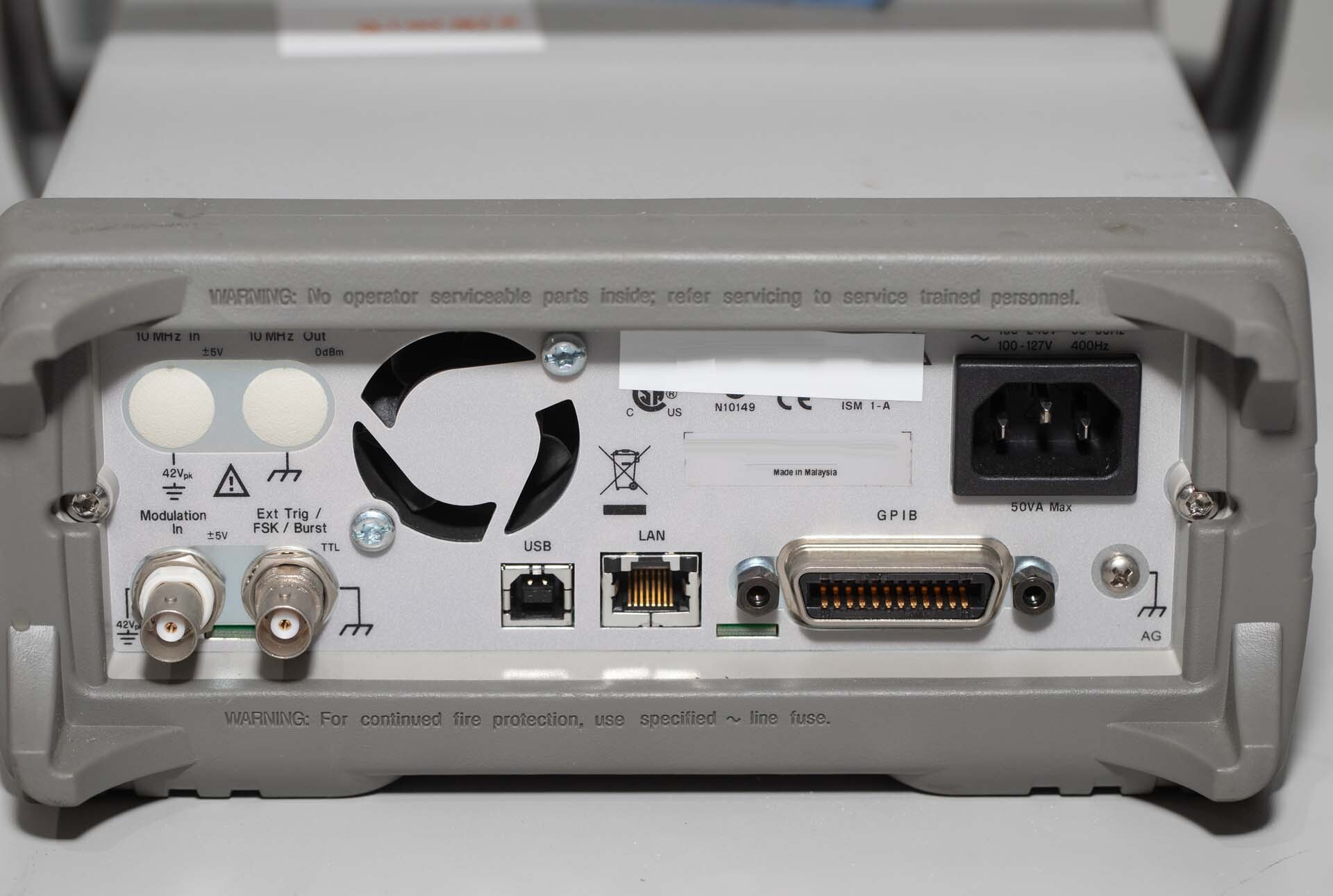 Photo Used AGILENT / HP / HEWLETT-PACKARD / KEYSIGHT 33220A For Sale