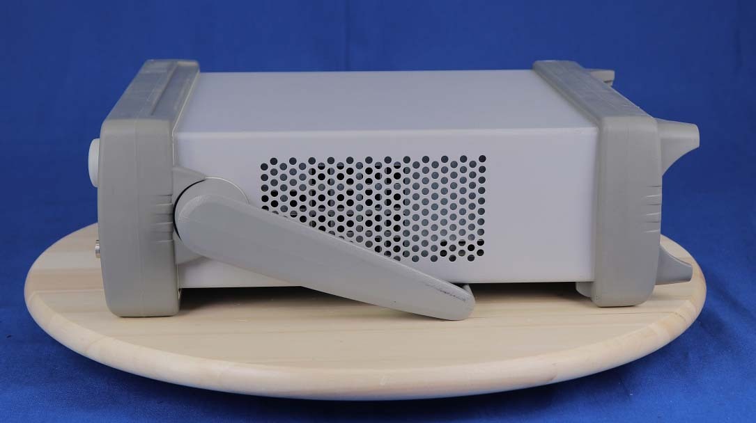 Photo Used AGILENT / HP / HEWLETT-PACKARD / KEYSIGHT 33220A For Sale