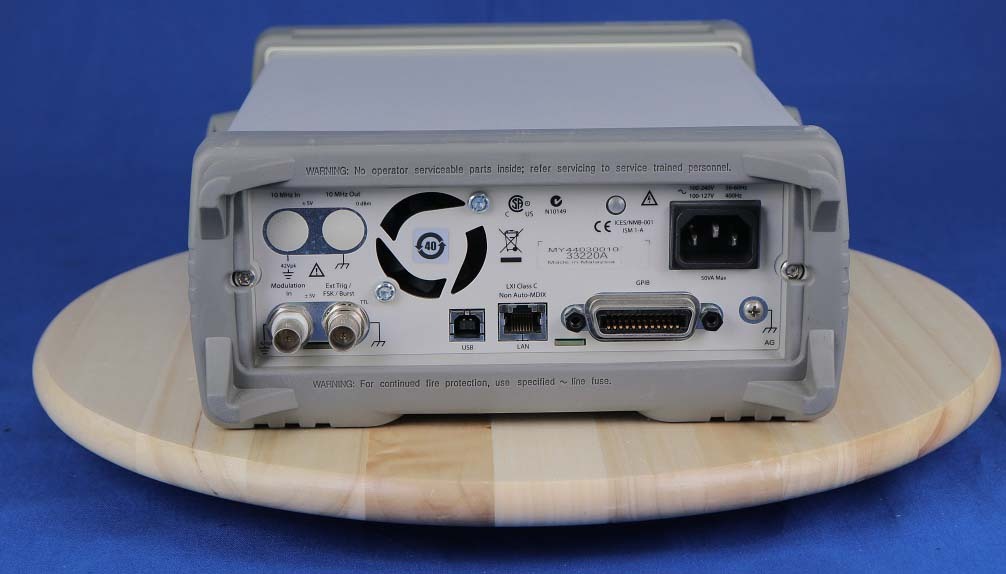 Photo Used AGILENT / HP / HEWLETT-PACKARD / KEYSIGHT 33220A For Sale