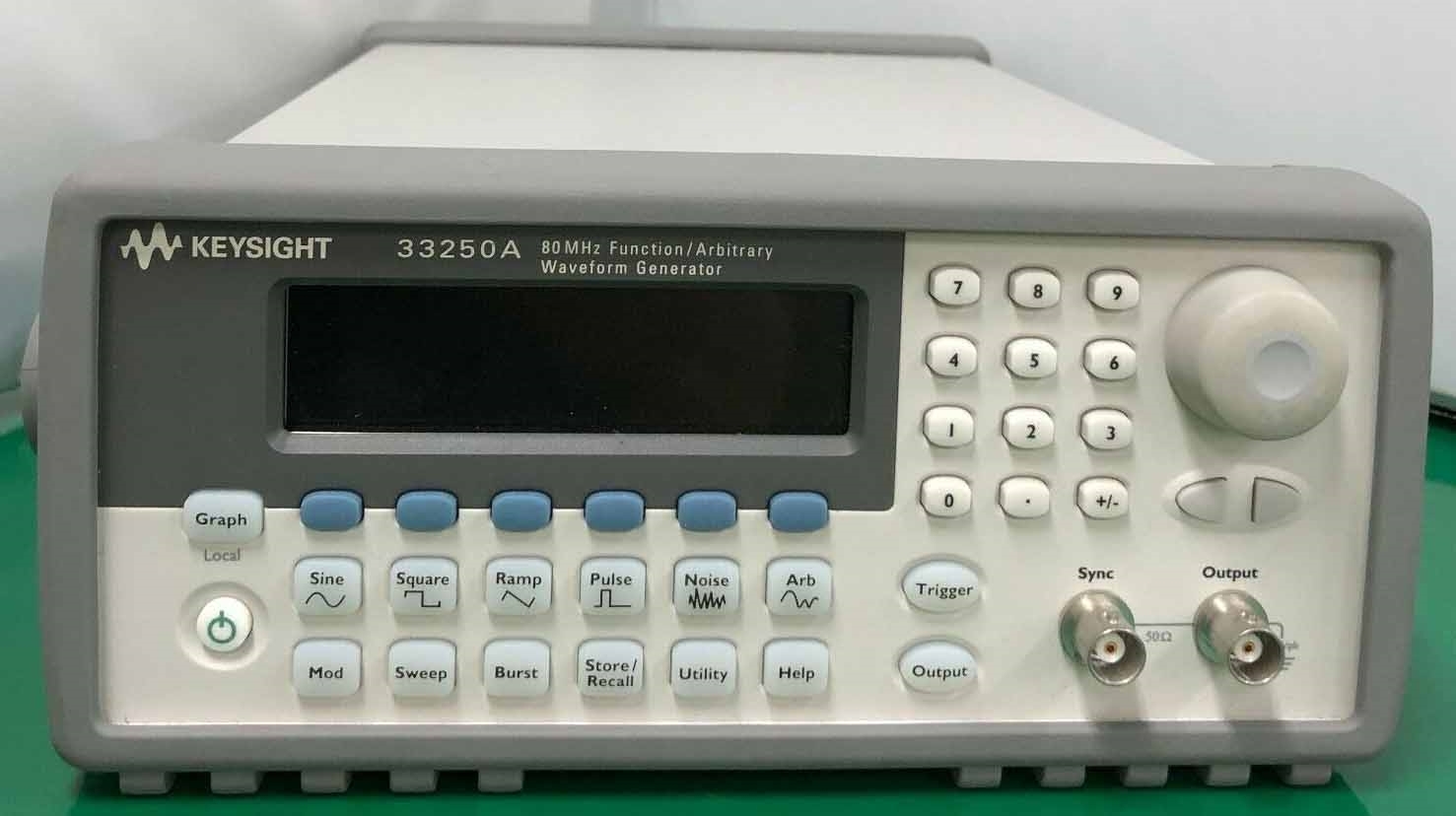 Photo Used AGILENT / HP / HEWLETT-PACKARD / KEYSIGHT 33250A For Sale