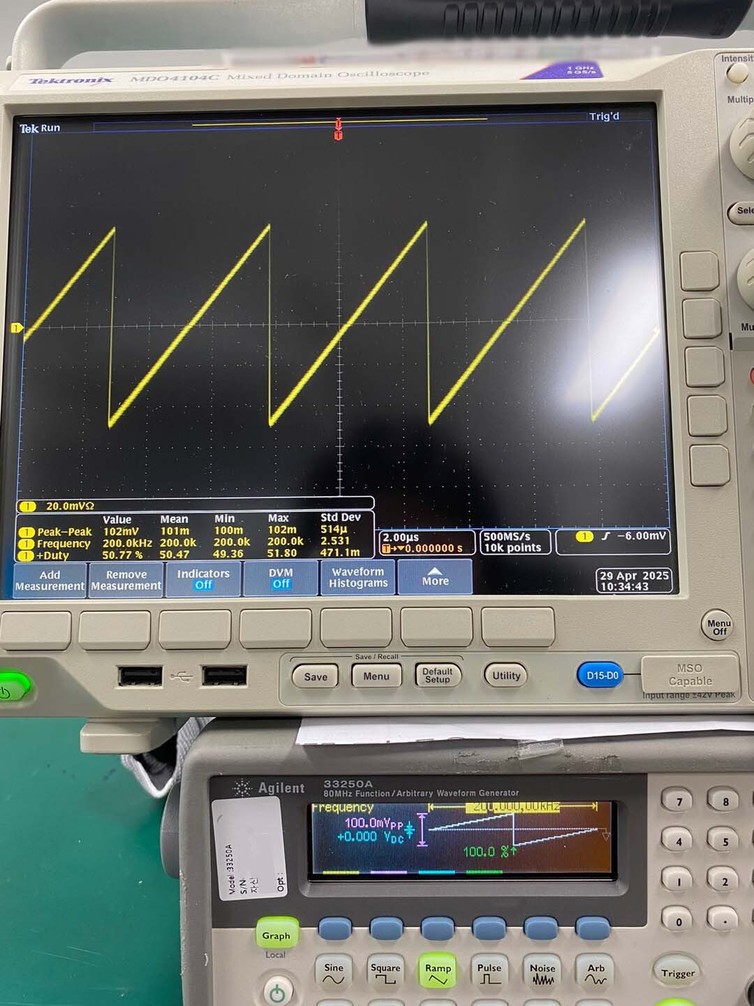 Photo Utilisé AGILENT / HP / HEWLETT-PACKARD / KEYSIGHT 33250A À vendre