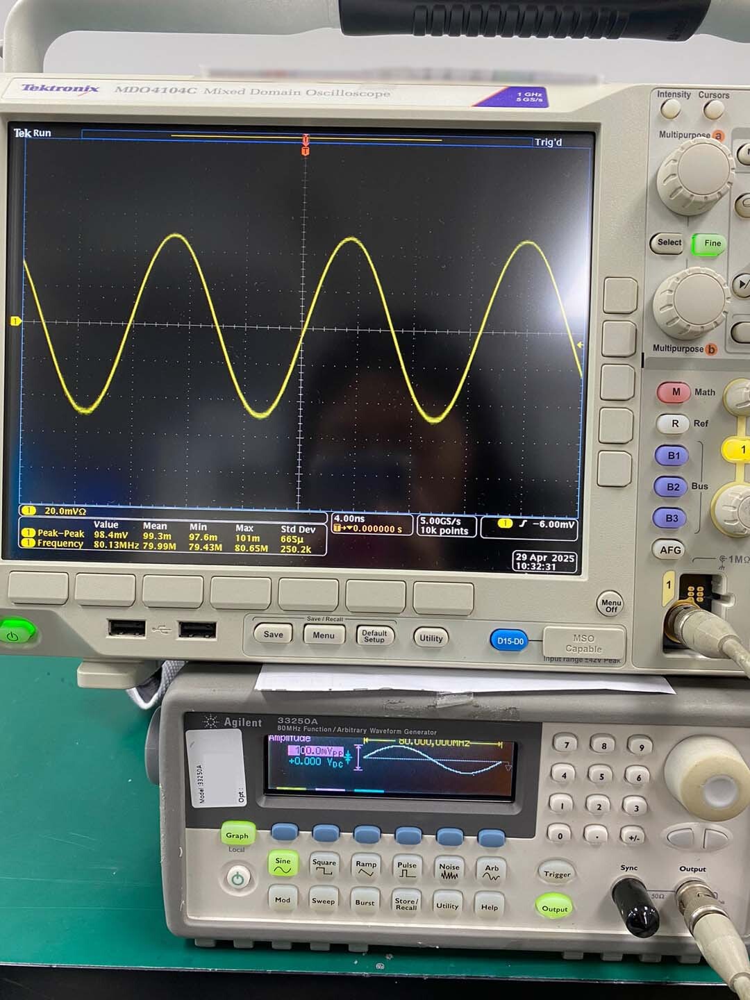 Photo Utilisé AGILENT / HP / HEWLETT-PACKARD / KEYSIGHT 33250A À vendre