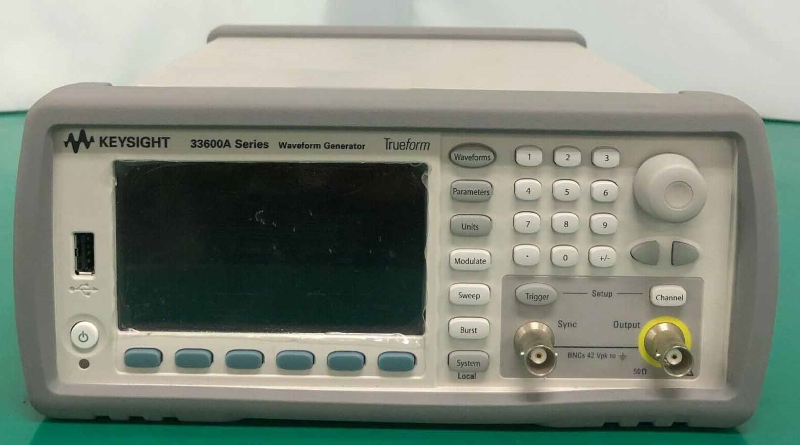 Photo Used AGILENT / HP / HEWLETT-PACKARD / KEYSIGHT 33611A For Sale