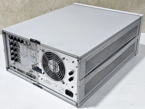 Foto Verwendet AGILENT / HP / HEWLETT-PACKARD / KEYSIGHT 4156C Zum Verkauf