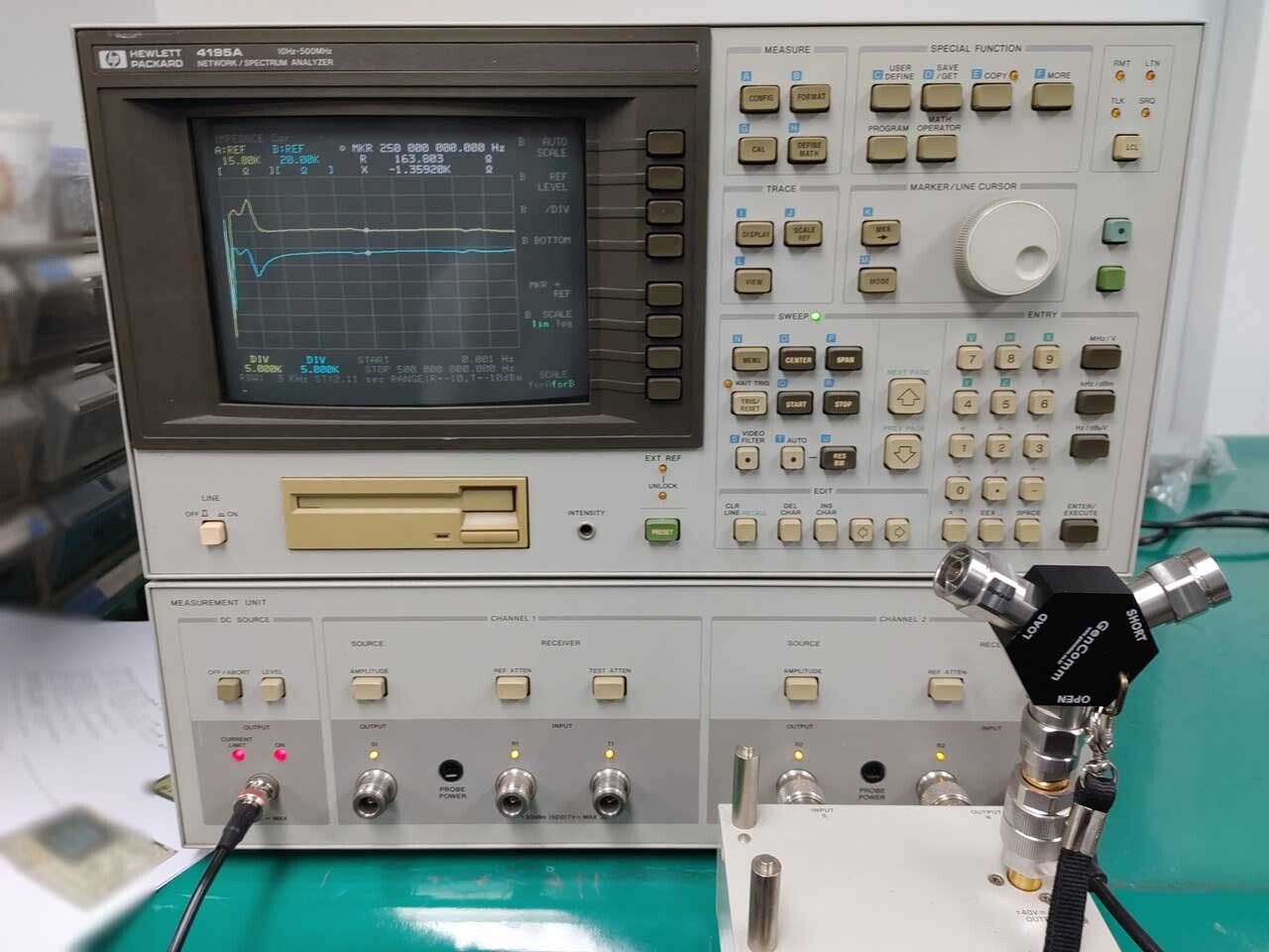 Photo Used AGILENT / HP / HEWLETT-PACKARD / KEYSIGHT 4195A For Sale