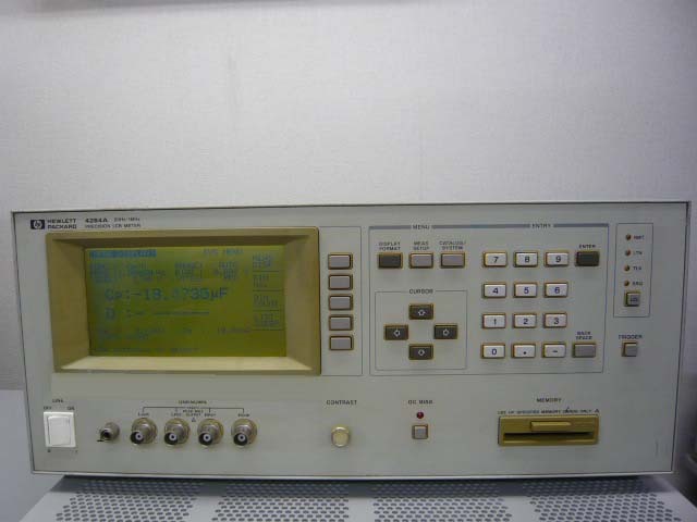 Foto Verwendet AGILENT / HP / HEWLETT-PACKARD / KEYSIGHT 4284A Zum Verkauf
