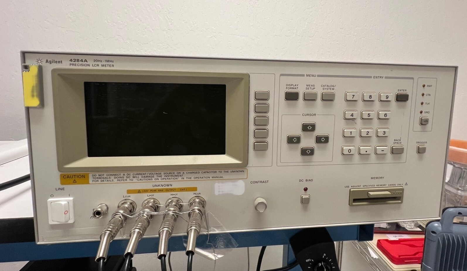 Foto Verwendet AGILENT / HP / HEWLETT-PACKARD / KEYSIGHT 4284A Zum Verkauf