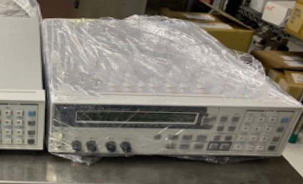 Foto Verwendet AGILENT / HP / HEWLETT-PACKARD / KEYSIGHT 4339B Zum Verkauf