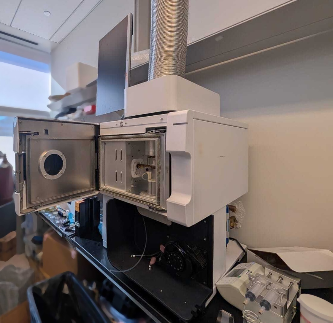 Photo Used AGILENT / HP / HEWLETT-PACKARD / KEYSIGHT 5800 For Sale