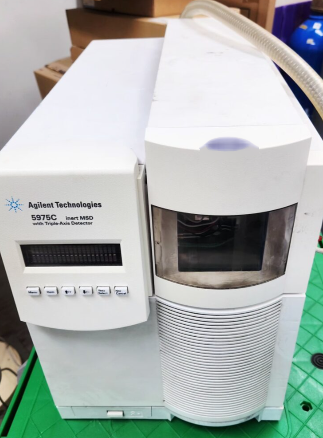 Photo Utilisé AGILENT / HP / HEWLETT-PACKARD / KEYSIGHT 5975C À vendre