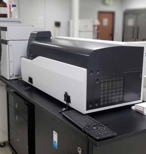 Photo Used SHIMADZU LCMS-8050 For Sale