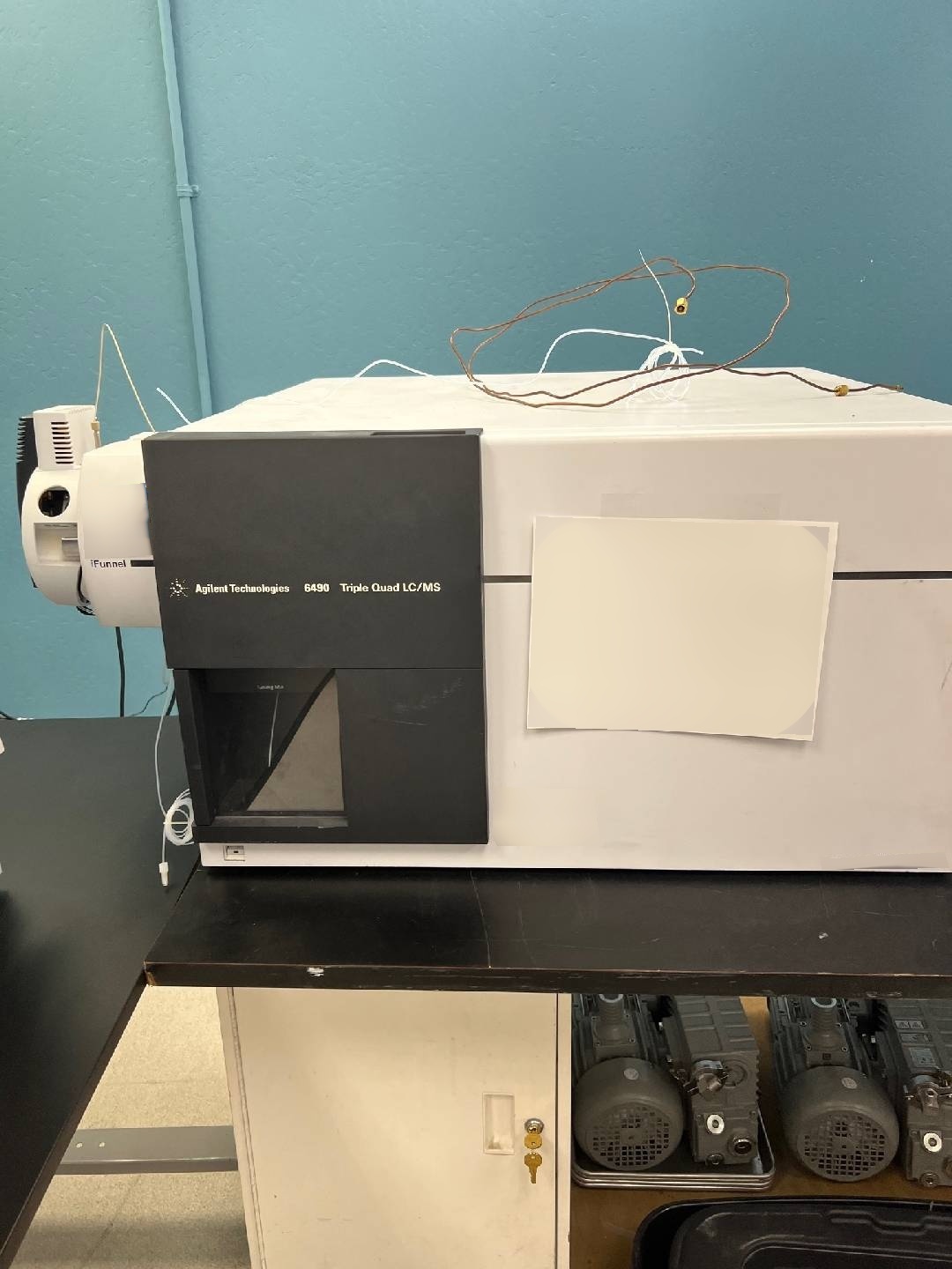 Photo Used AGILENT / HP / HEWLETT-PACKARD / KEYSIGHT 6490 For Sale