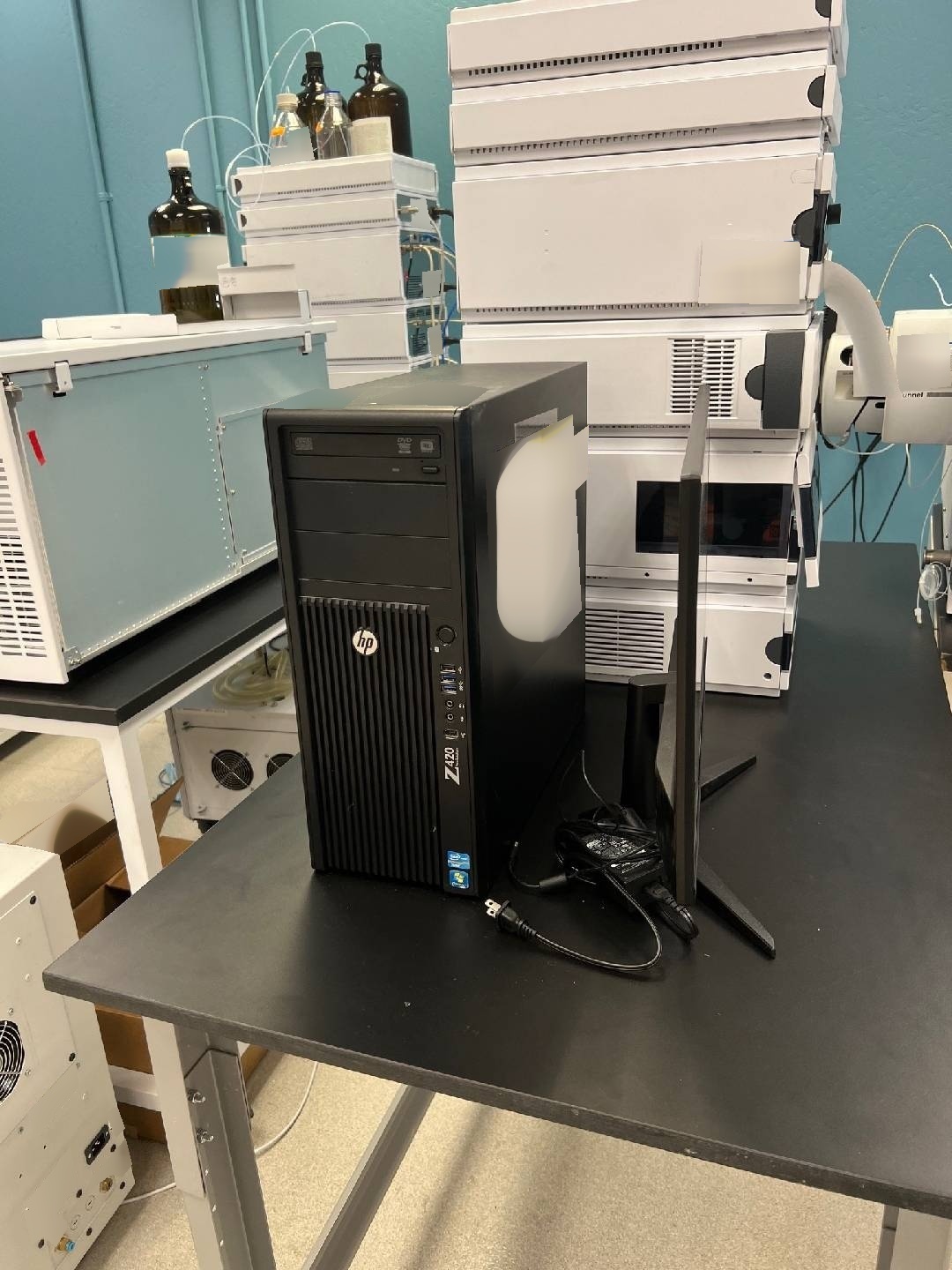 Photo Used AGILENT / HP / HEWLETT-PACKARD / KEYSIGHT 6490 For Sale