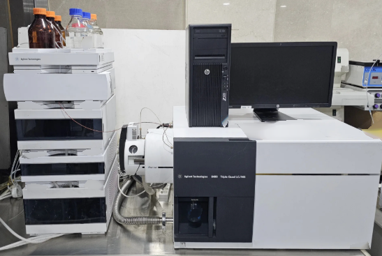 Photo Utilisé AGILENT / HP / HEWLETT-PACKARD / KEYSIGHT 6490A À vendre