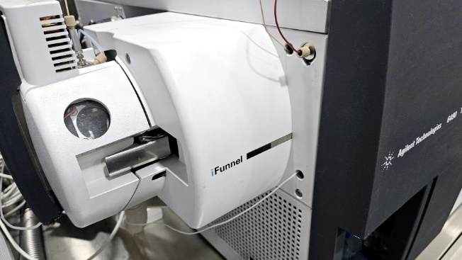 Photo Utilisé AGILENT / HP / HEWLETT-PACKARD / KEYSIGHT 6490A À vendre