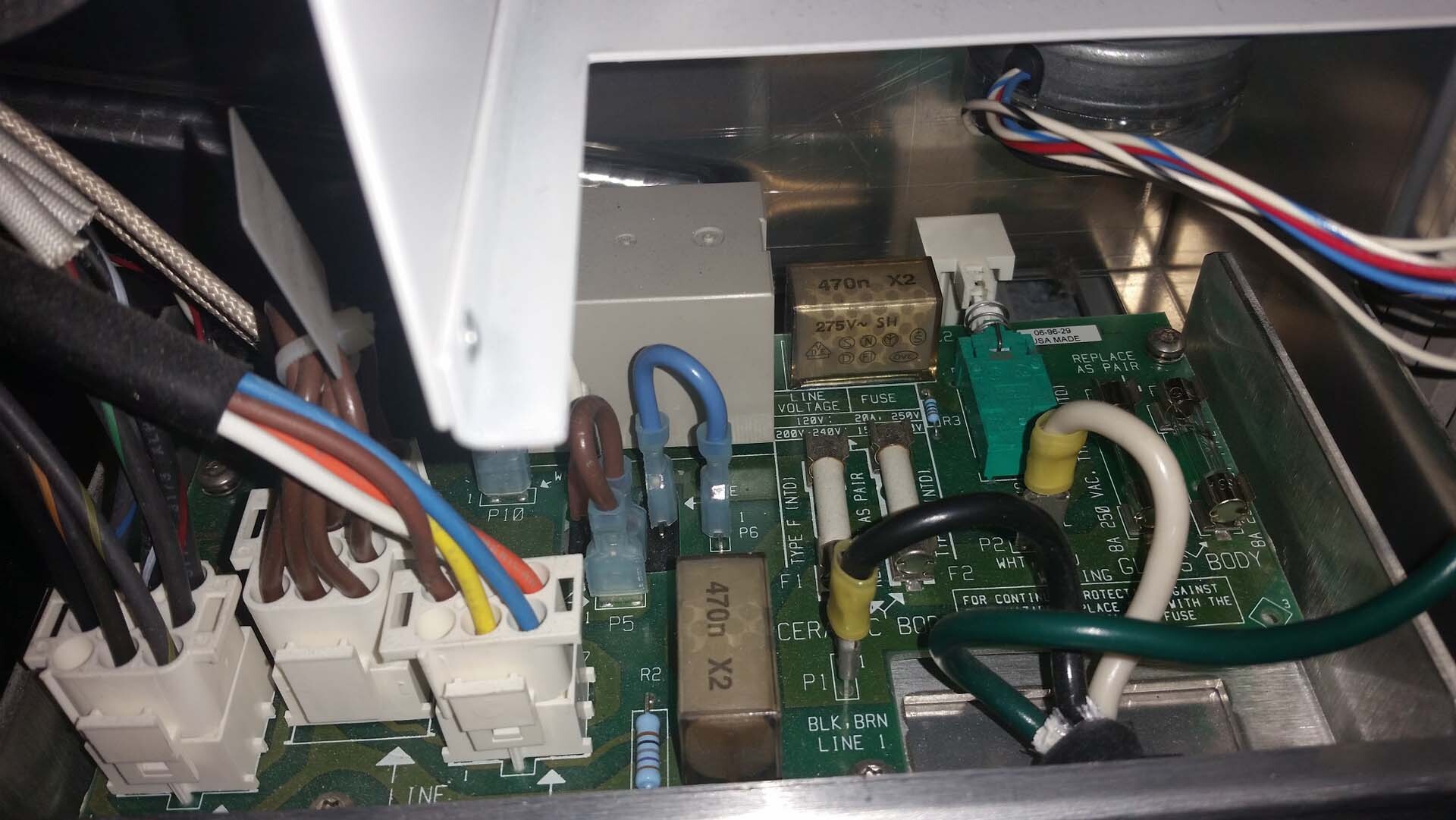 Foto Verwendet AGILENT / HP / HEWLETT-PACKARD / KEYSIGHT 6890 Zum Verkauf