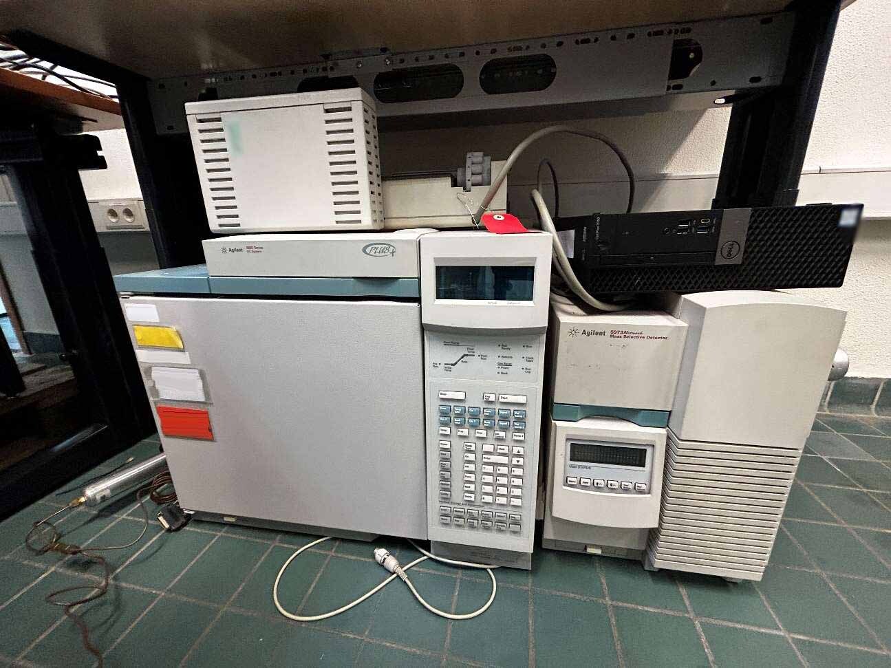 Photo Utilisé AGILENT / HP / HEWLETT-PACKARD / KEYSIGHT 6890 À vendre