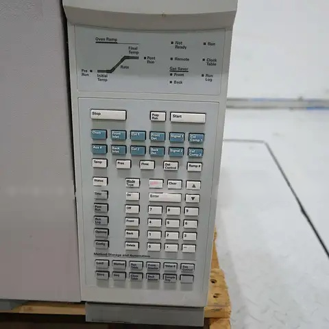 フォト（写真） 使用される AGILENT / HP / HEWLETT-PACKARD / KEYSIGHT 6890N G1530N 販売のために