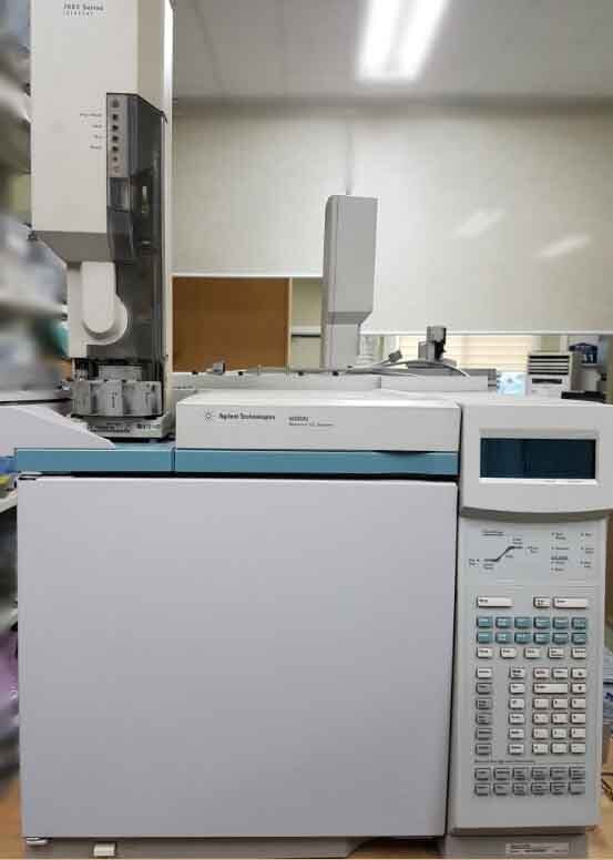 Photo Used AGILENT / HP / HEWLETT-PACKARD / KEYSIGHT 6890N For Sale