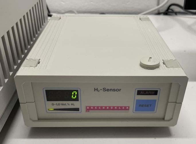 Photo Used AGILENT / HP / HEWLETT-PACKARD / KEYSIGHT 6890N For Sale