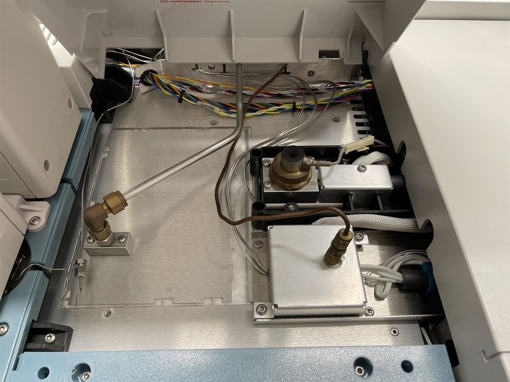 Photo Used AGILENT / HP / HEWLETT-PACKARD / KEYSIGHT 6890N For Sale