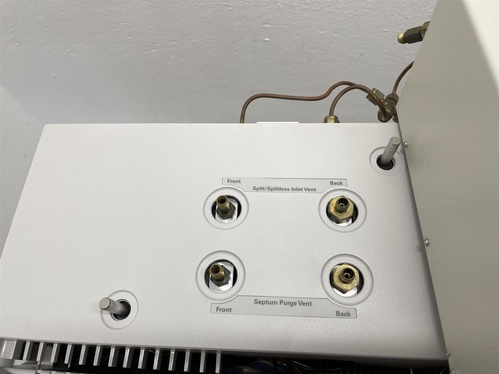 Photo Used AGILENT / HP / HEWLETT-PACKARD / KEYSIGHT 6890N For Sale
