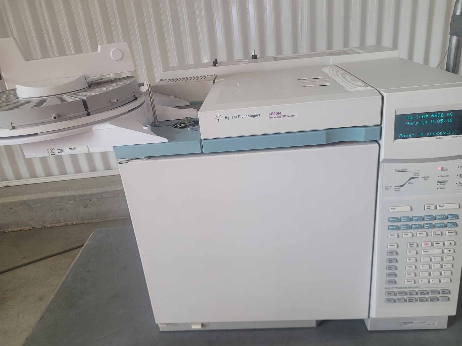 Photo Utilisé AGILENT / HP / HEWLETT-PACKARD / KEYSIGHT 6890N À vendre