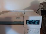 Photo Utilisé AGILENT / HP / HEWLETT-PACKARD / KEYSIGHT 6890 Plus À vendre