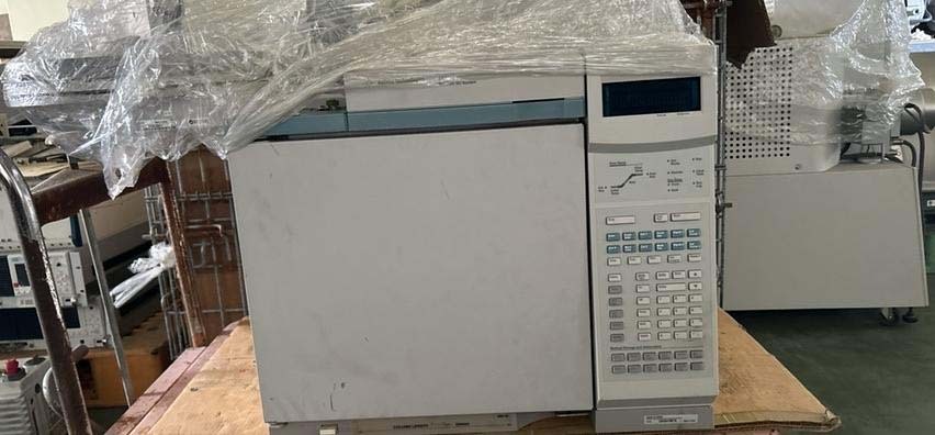 フォト（写真） 使用される AGILENT / HP / HEWLETT-PACKARD / KEYSIGHT 6890N 販売のために