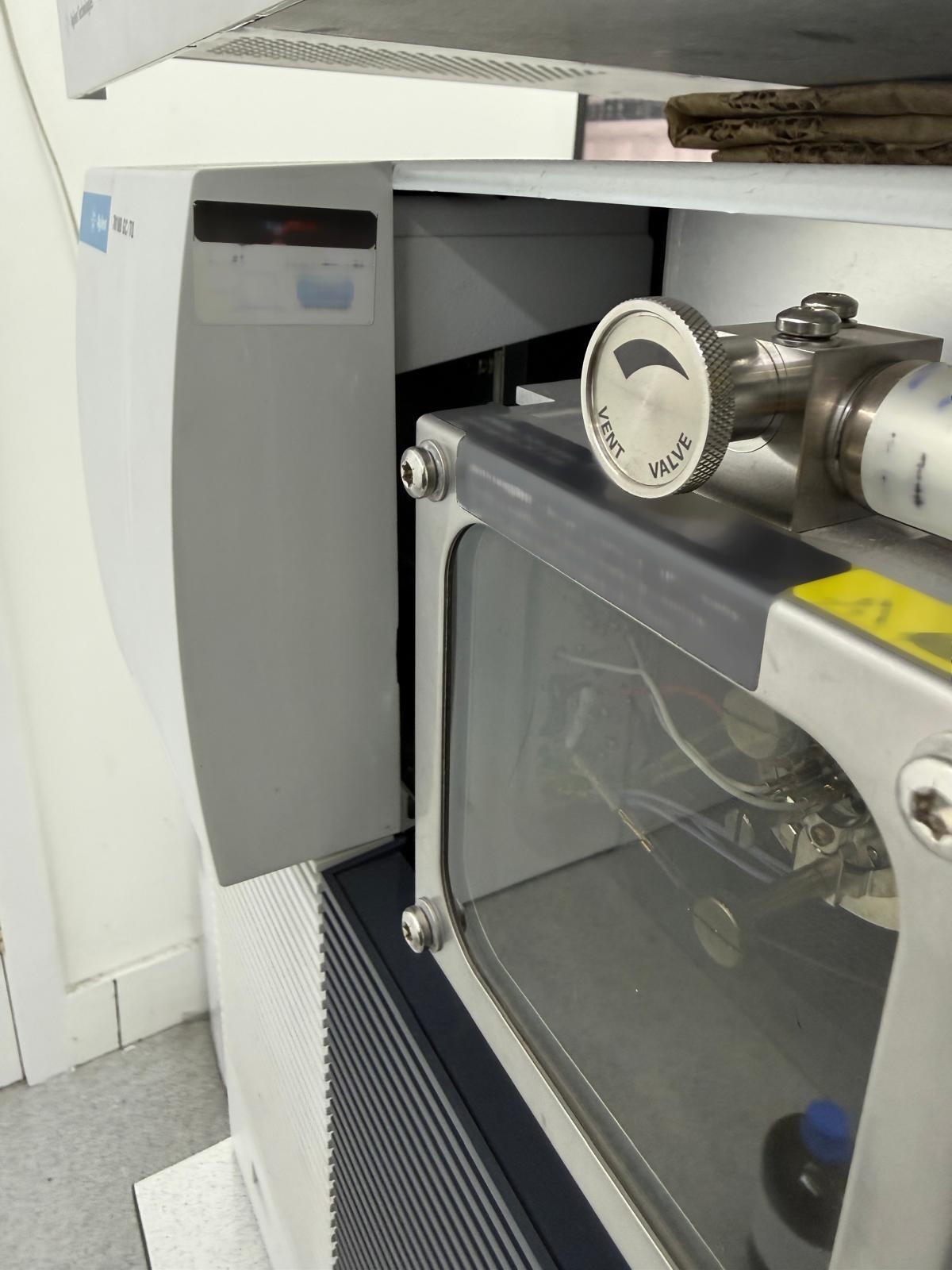 Photo Used AGILENT / HP / HEWLETT-PACKARD / KEYSIGHT 7010B For Sale