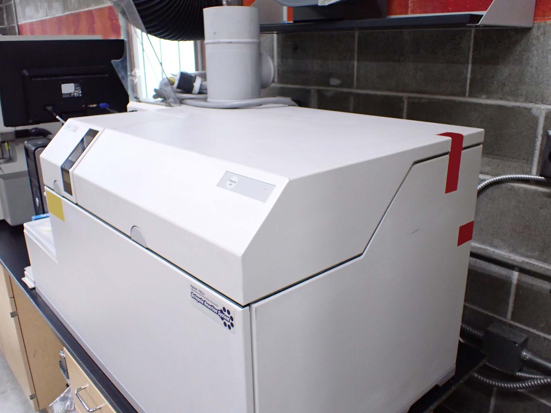 Photo Used AGILENT / HP / HEWLETT-PACKARD / KEYSIGHT 7500CE For Sale
