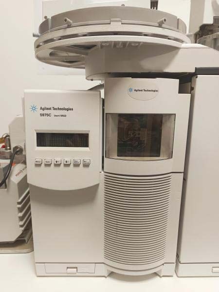 Photo Used AGILENT / HP / HEWLETT-PACKARD / KEYSIGHT 7890A / 5975C For Sale