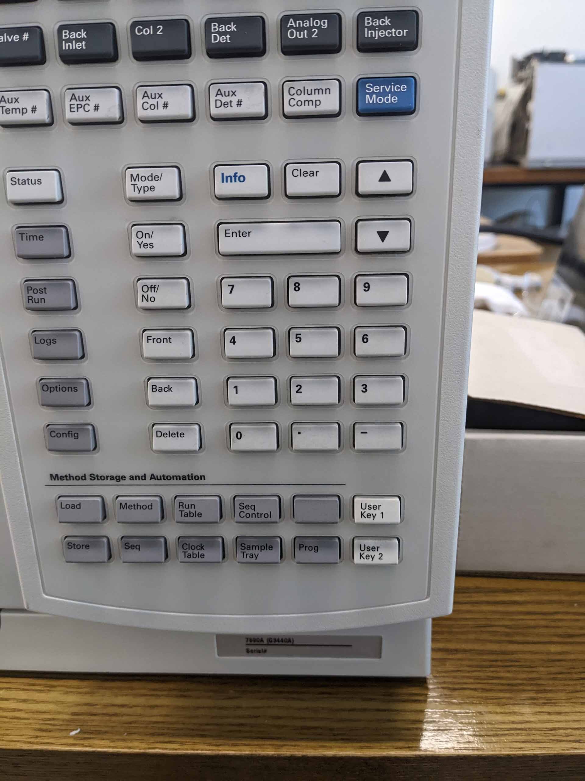 Foto Verwendet AGILENT / HP / HEWLETT-PACKARD / KEYSIGHT 7890A Zum Verkauf