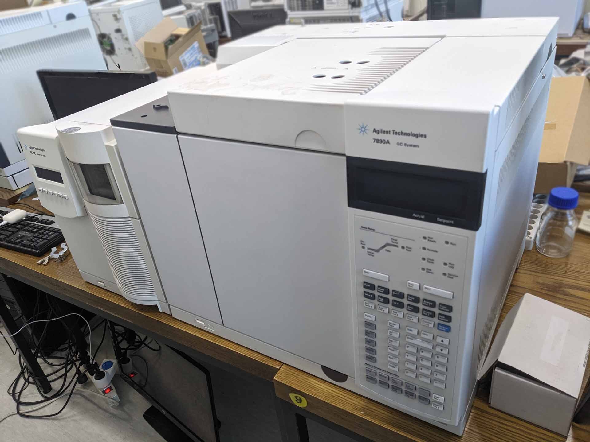 Photo Used AGILENT / HP / HEWLETT-PACKARD / KEYSIGHT 7890A For Sale