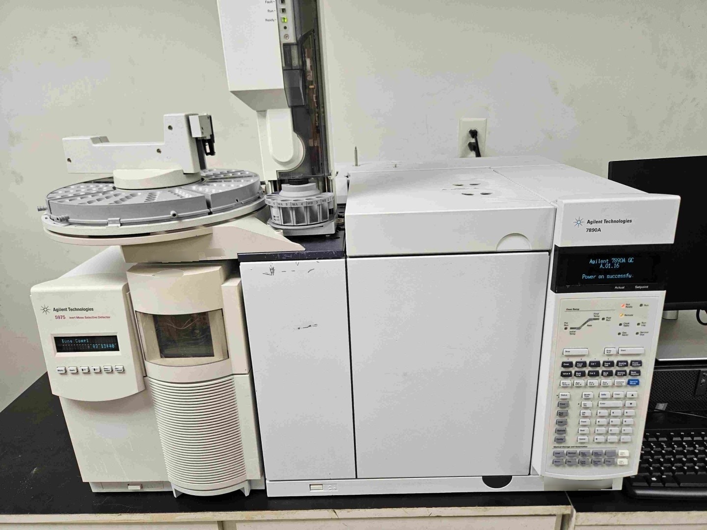 圖為 已使用的 AGILENT / HP / HEWLETT-PACKARD / KEYSIGHT 7890A 待售