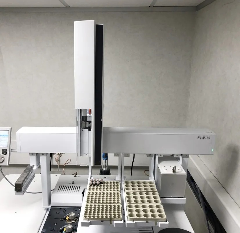 Foto Verwendet AGILENT / HP / HEWLETT-PACKARD / KEYSIGHT 7890B / 5977B Zum Verkauf