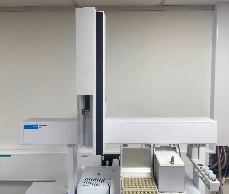 Foto Verwendet AGILENT / HP / HEWLETT-PACKARD / KEYSIGHT 7890B / 5977B Zum Verkauf