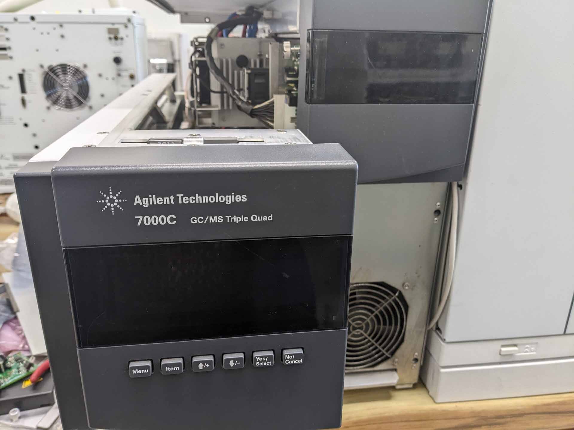 Photo Used AGILENT / HP / HEWLETT-PACKARD / KEYSIGHT 7890B / 7000C For Sale