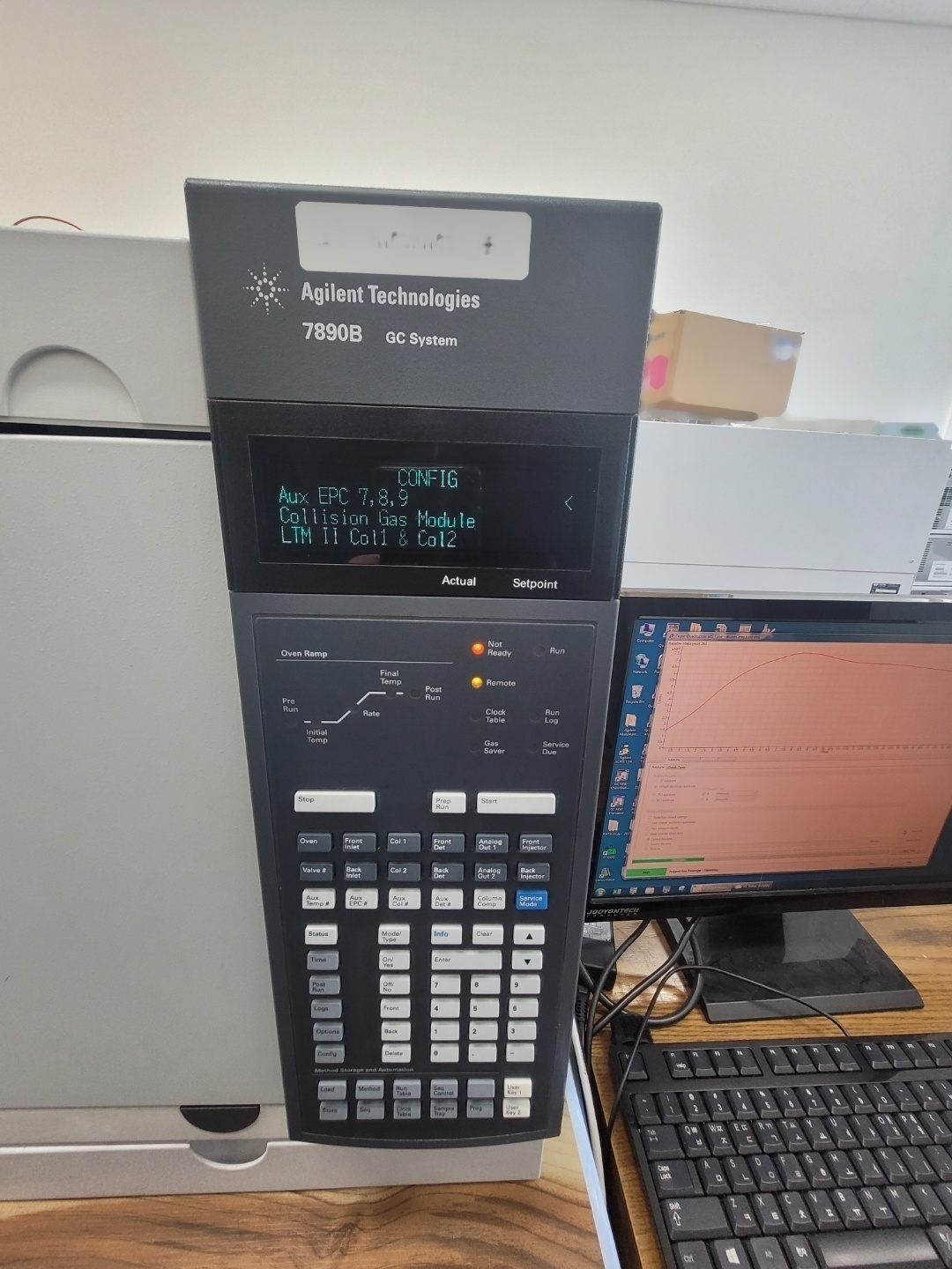 Foto Verwendet AGILENT / HP / HEWLETT-PACKARD / KEYSIGHT 7890B / 7000C Zum Verkauf