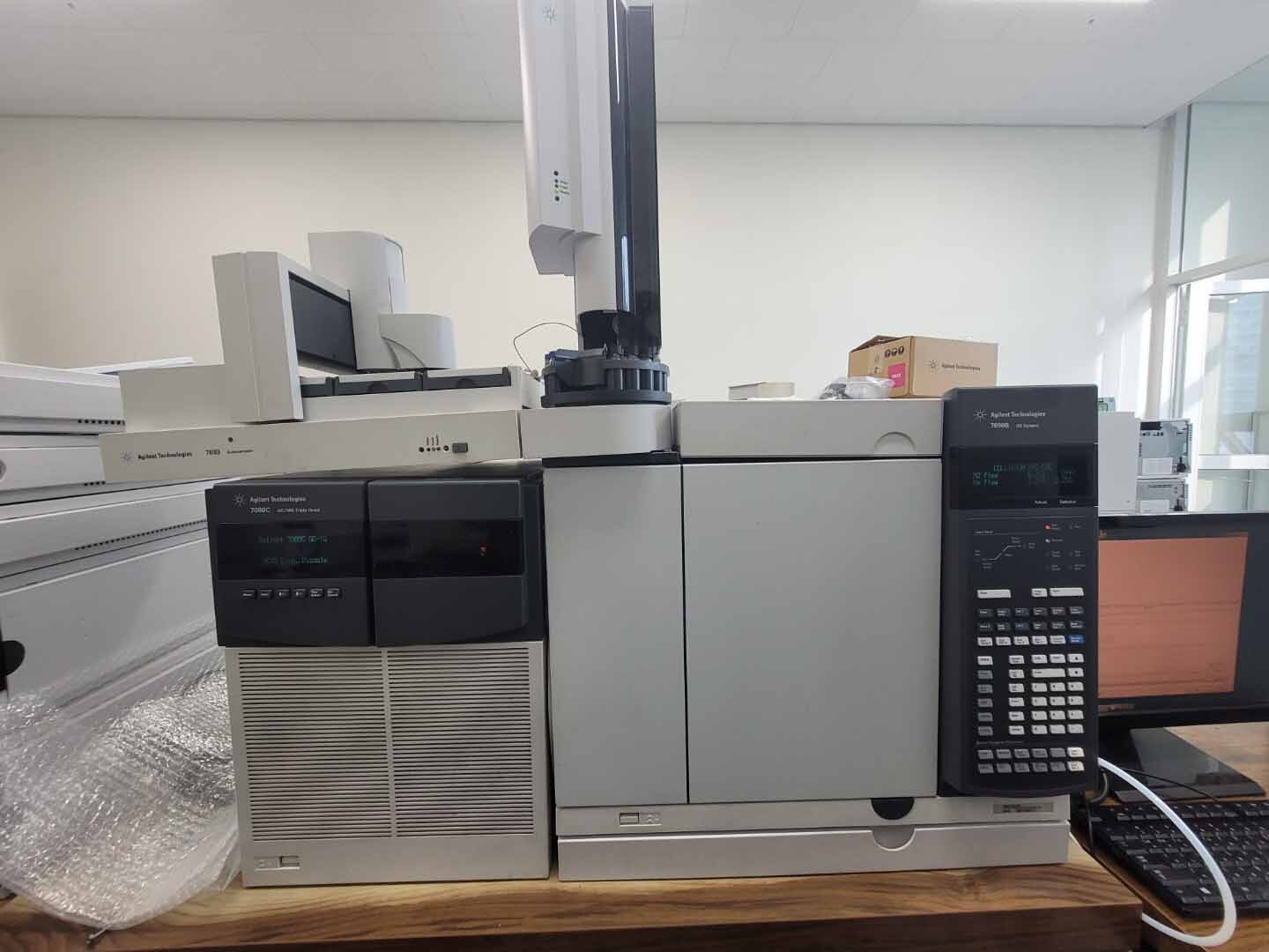 Photo Used AGILENT / HP / HEWLETT-PACKARD / KEYSIGHT 7890B For Sale