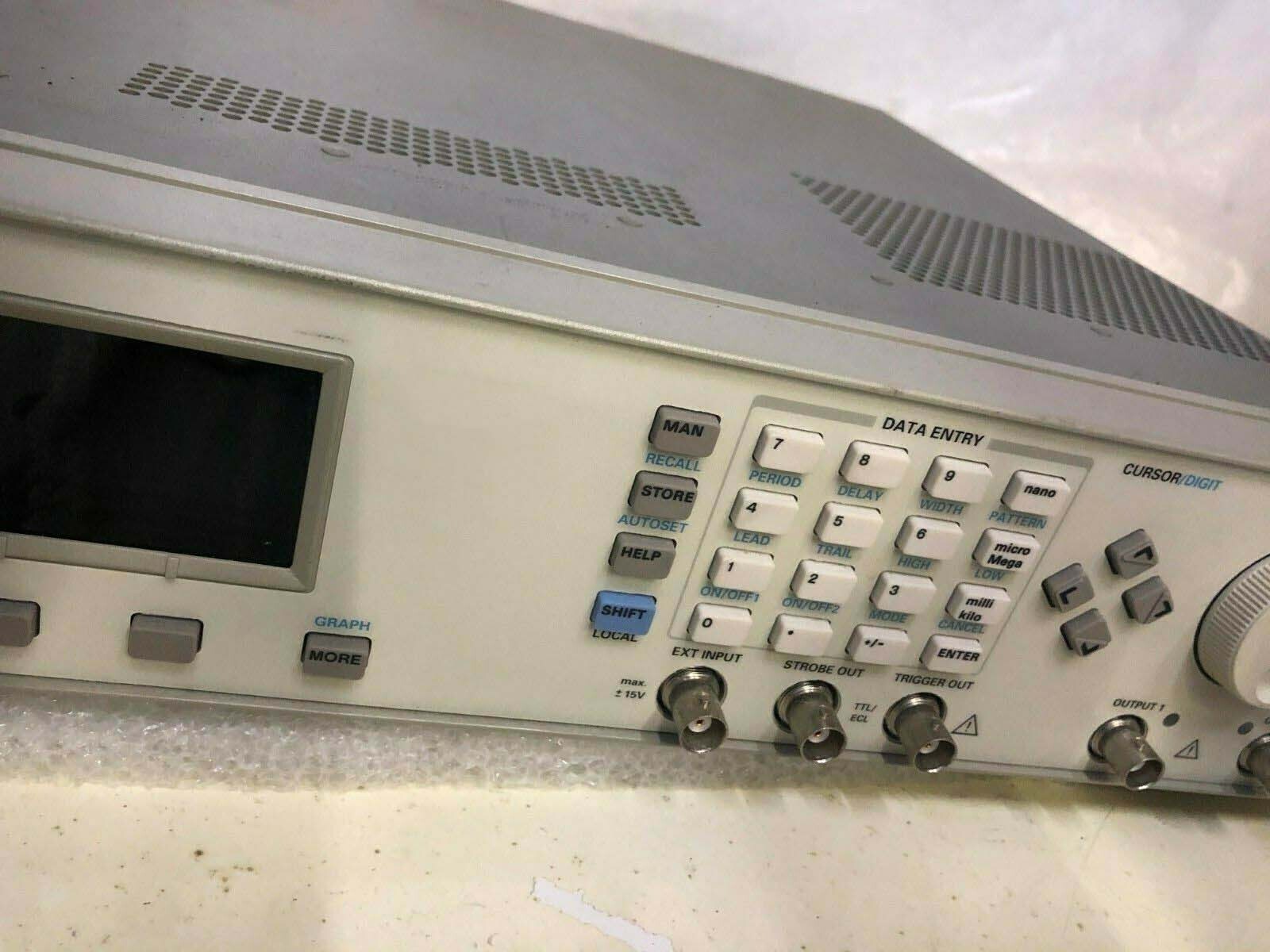 フォト（写真） 使用される AGILENT / HP / HEWLETT-PACKARD / KEYSIGHT 8110A 販売のために