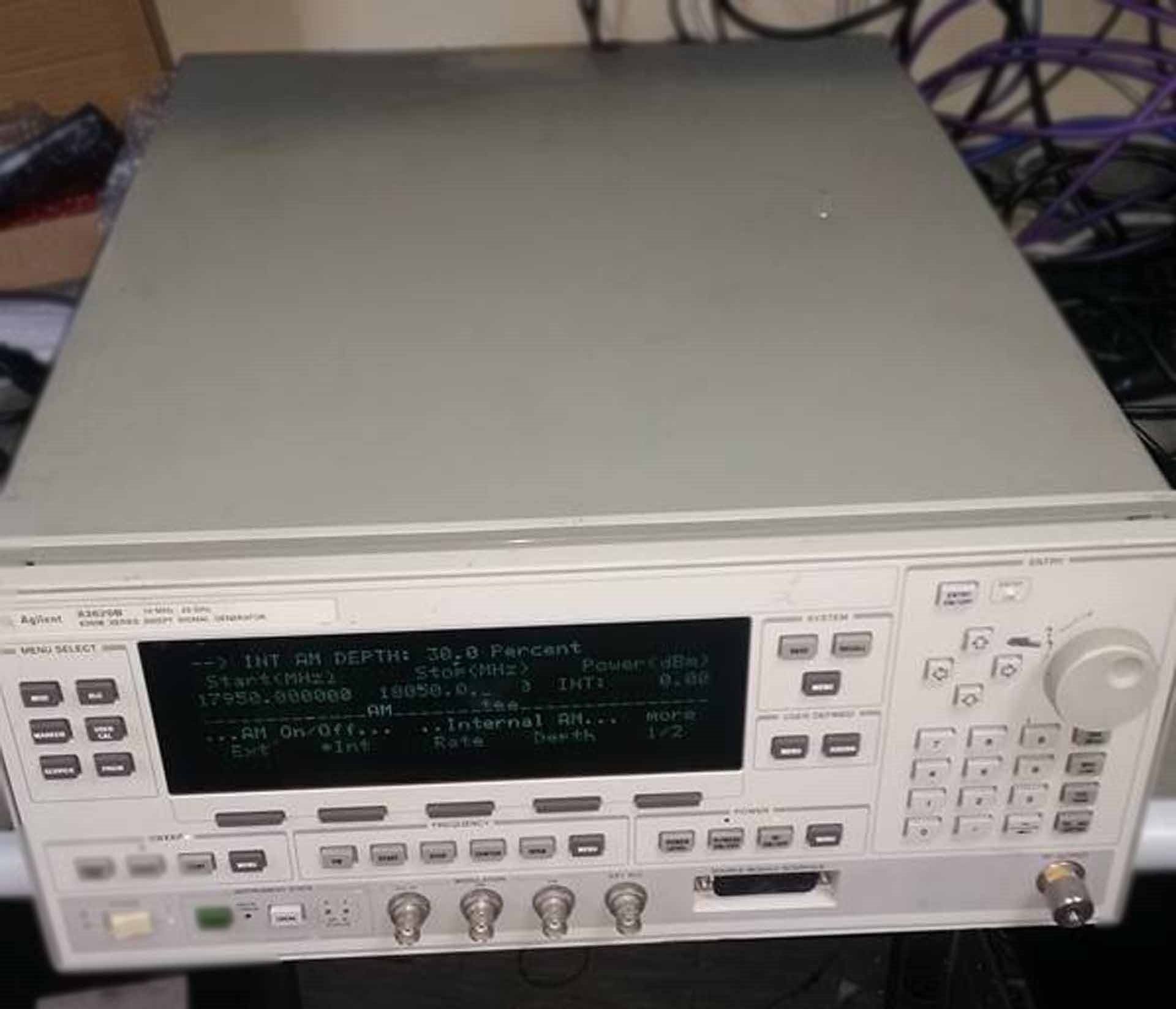 Photo Utilisé AGILENT / HP / HEWLETT-PACKARD / KEYSIGHT 83620B À vendre