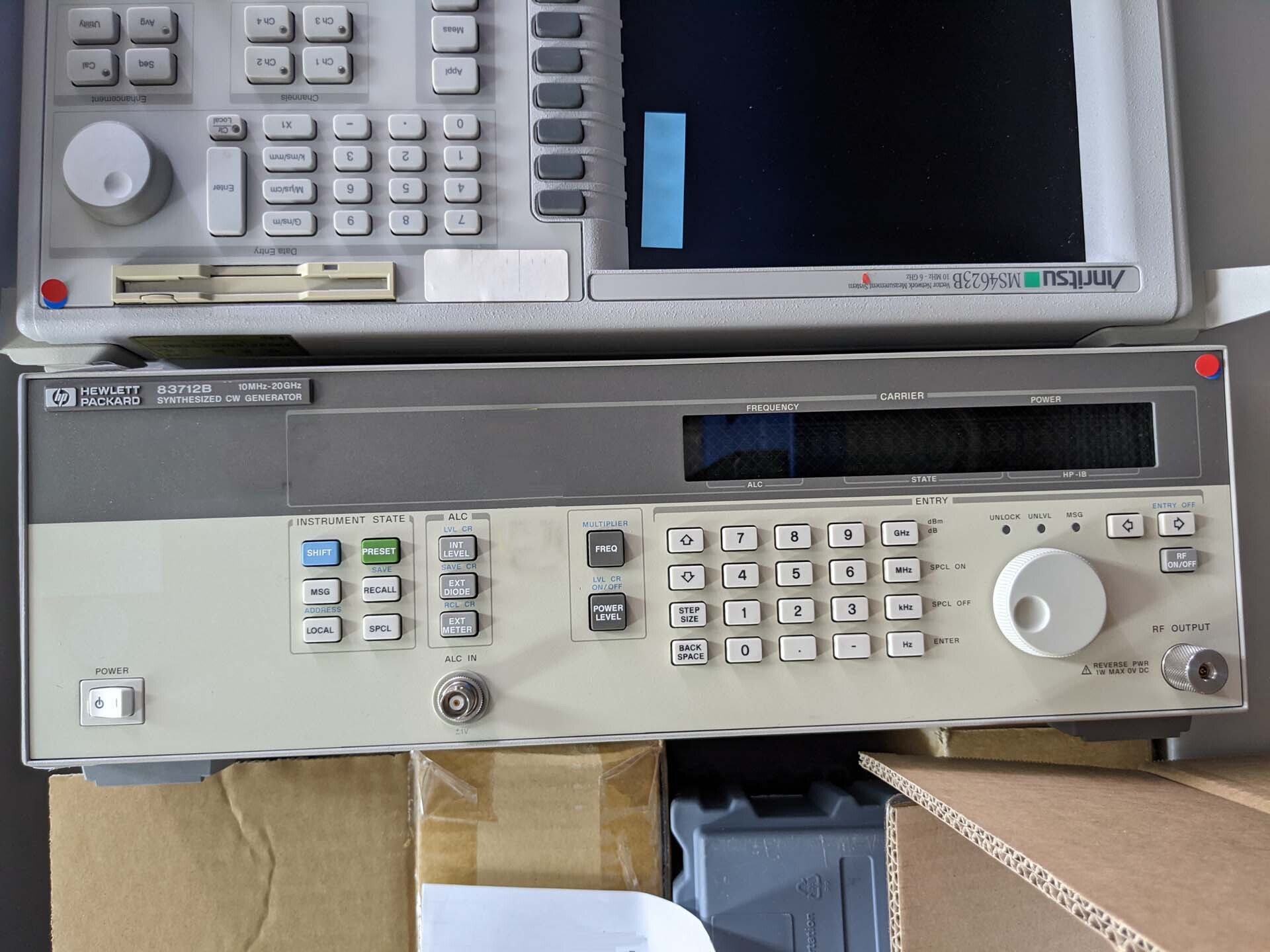 Photo Used AGILENT / HP / HEWLETT-PACKARD / KEYSIGHT 83712B For Sale