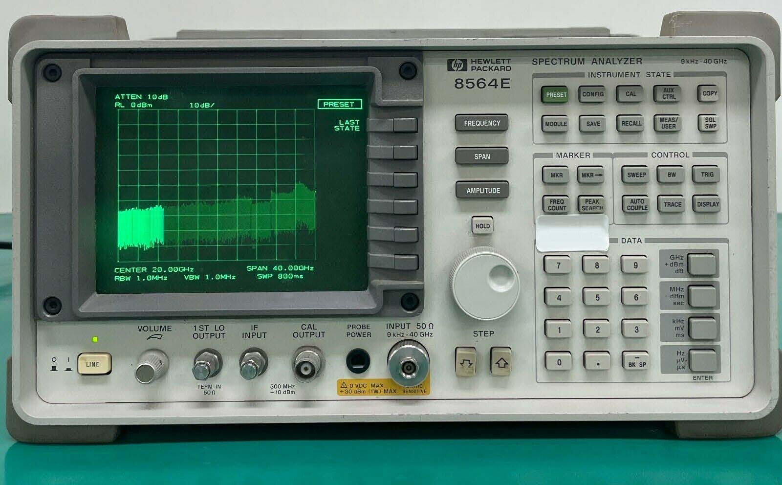 Foto Verwendet AGILENT / HP / HEWLETT-PACKARD / KEYSIGHT 8564E Zum Verkauf