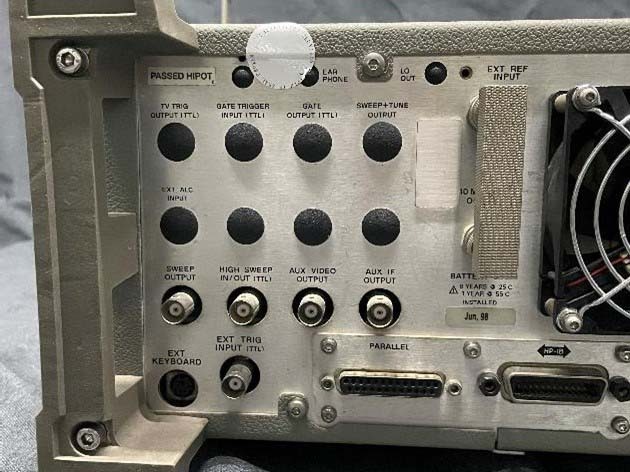 Photo Used AGILENT / HP / HEWLETT-PACKARD / KEYSIGHT 8592L For Sale