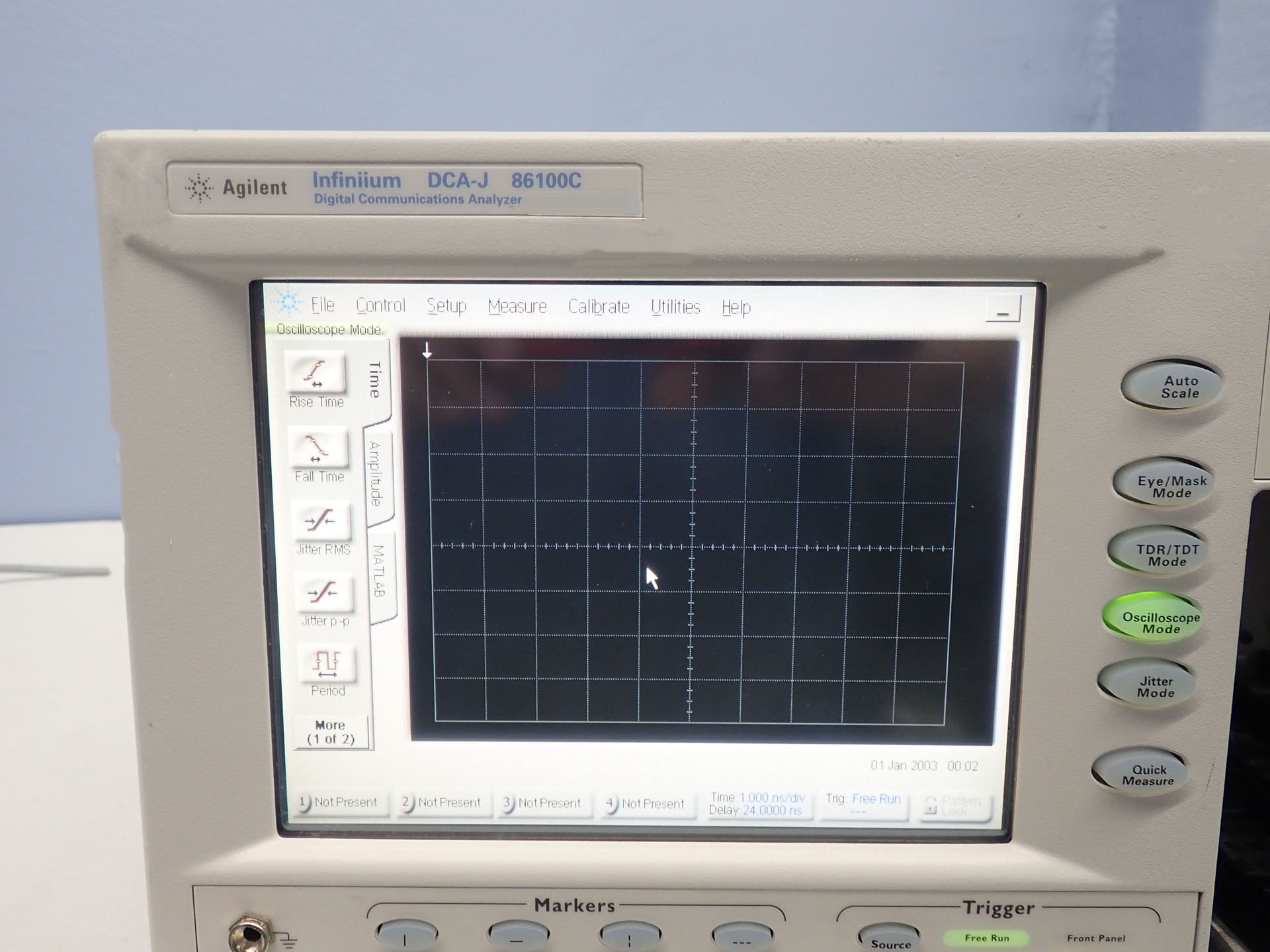 Photo Used AGILENT / HP / HEWLETT-PACKARD / KEYSIGHT Infiniium DCA-J 86100C For Sale