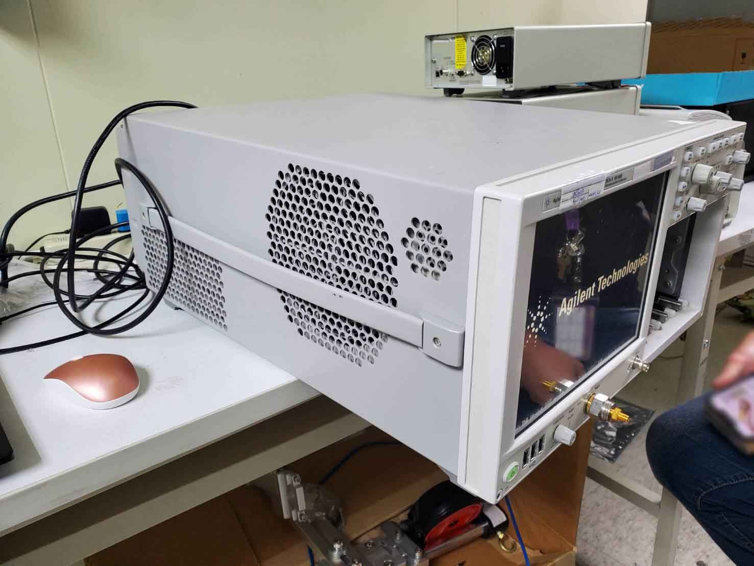 Photo Utilisé AGILENT / HP / HEWLETT-PACKARD / KEYSIGHT 86100D À vendre