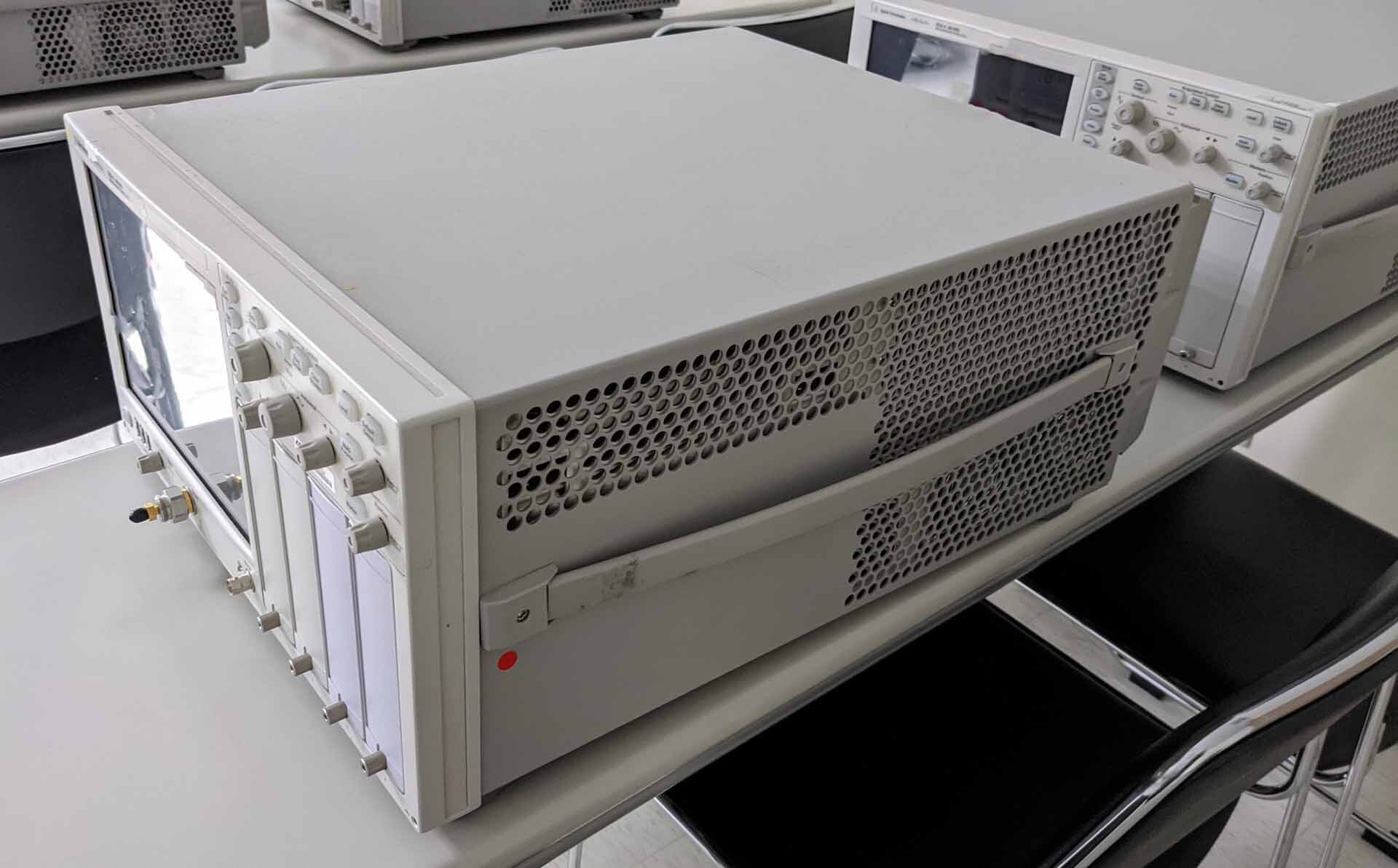 Foto Verwendet AGILENT / HP / HEWLETT-PACKARD / KEYSIGHT 86100D Zum Verkauf