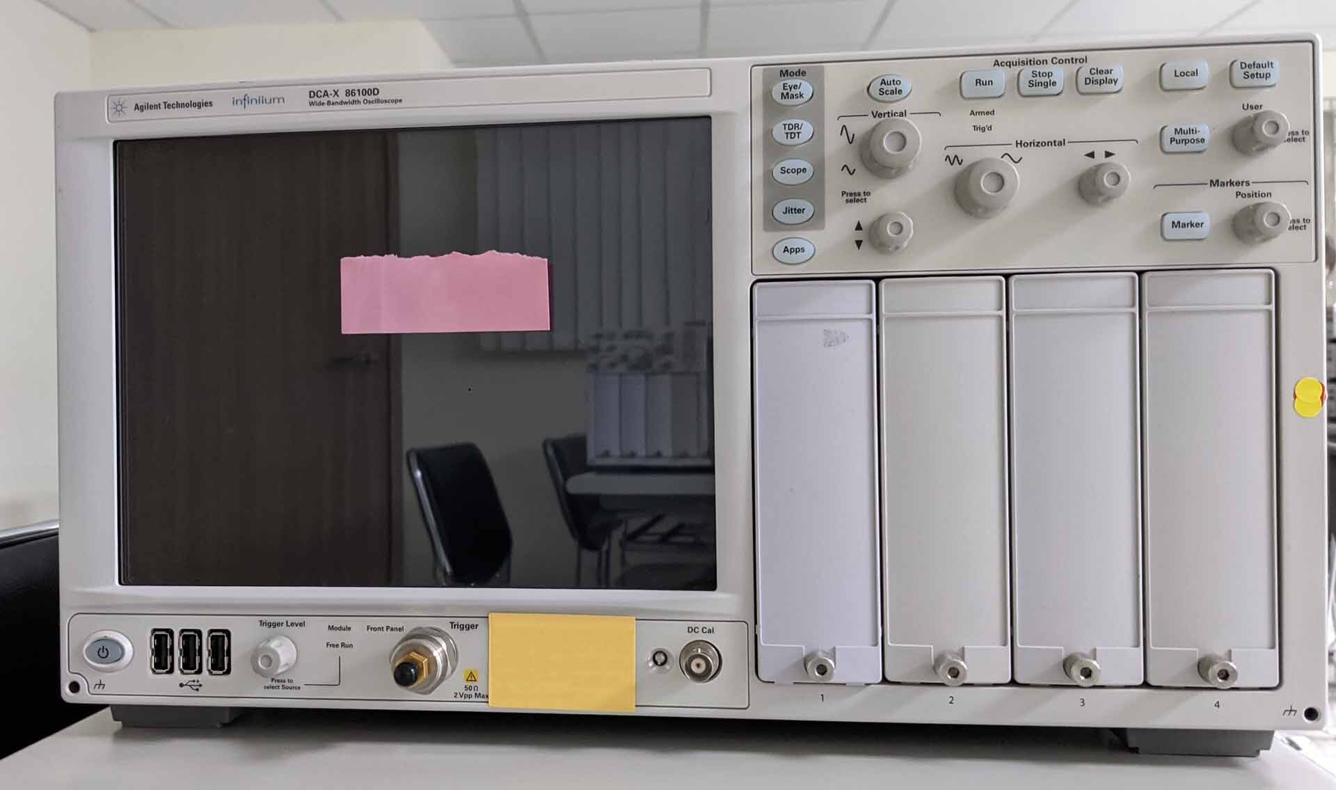 Photo Used AGILENT / HP / HEWLETT-PACKARD / KEYSIGHT 86100D For Sale